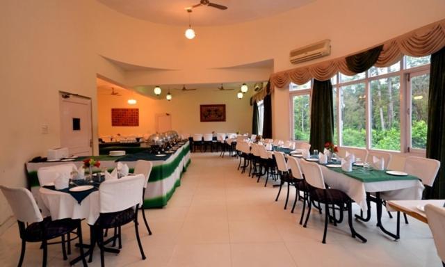 Отель Corbett Suman Grand Corbett National Park Экстерьер фото